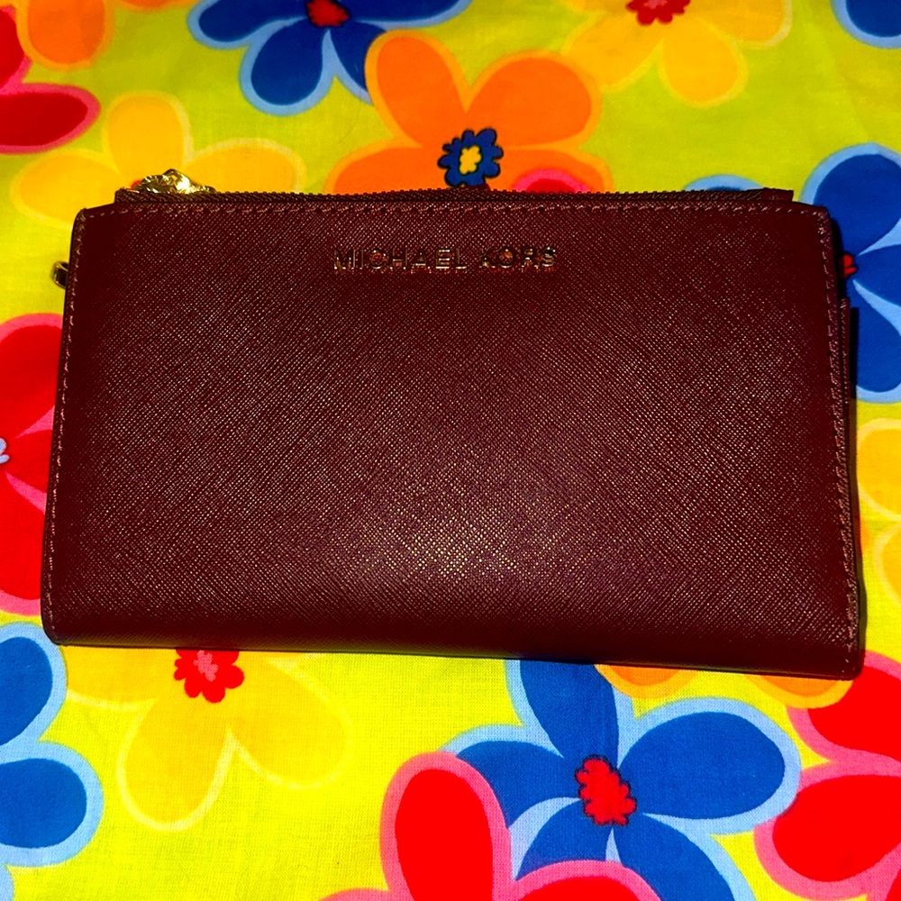 MICHAEL KORS LARGE DOUBLE ZIP WALLET PHONE CASE WRISTLET MERLOT LEATHER GOLD